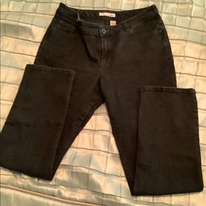 Chico’s Ultimate fit Slim leg black wash Jean. Size 1.5 or size 10 Womens